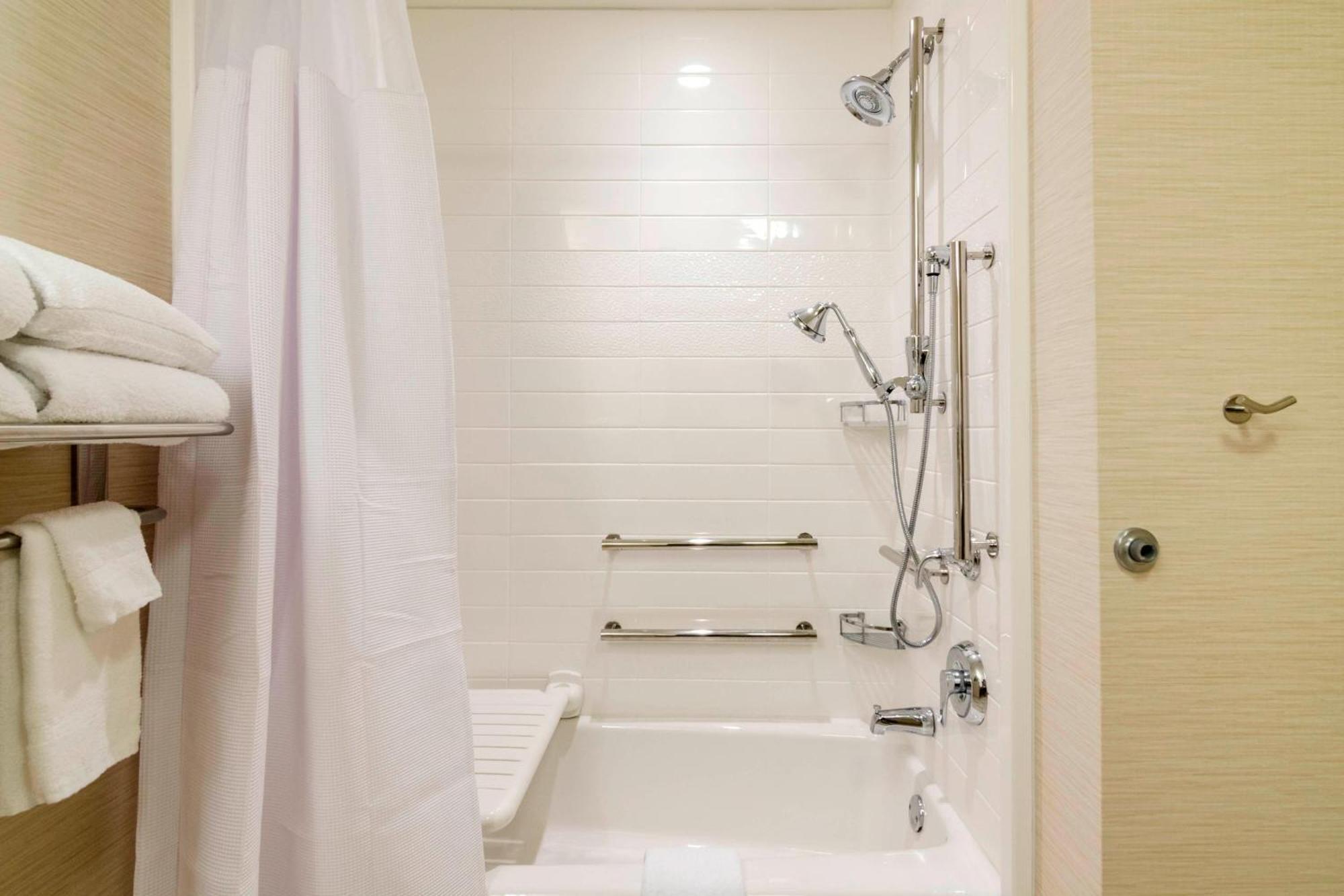 Fairfield Inn & Suites By Marriott Panama City Beach Upper Grand Lagoon Esterno foto